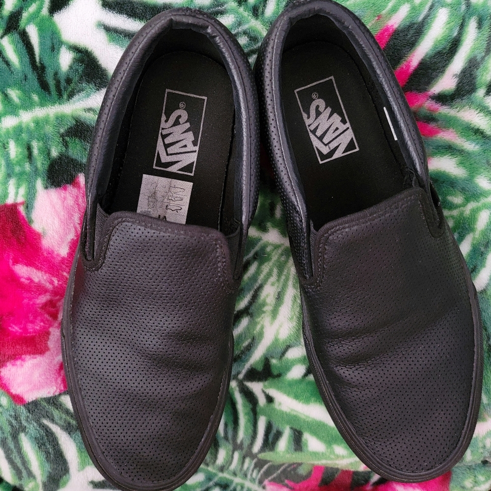 Black Vans Slip On Sneaker